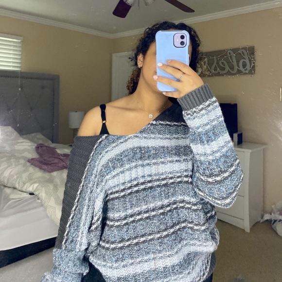 Sweater - Picture 2 of 2